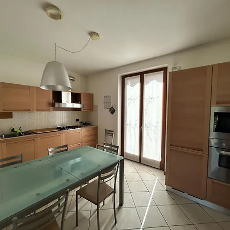 Apartamento Piano - 10 Minuti A Piedi Dal Colico